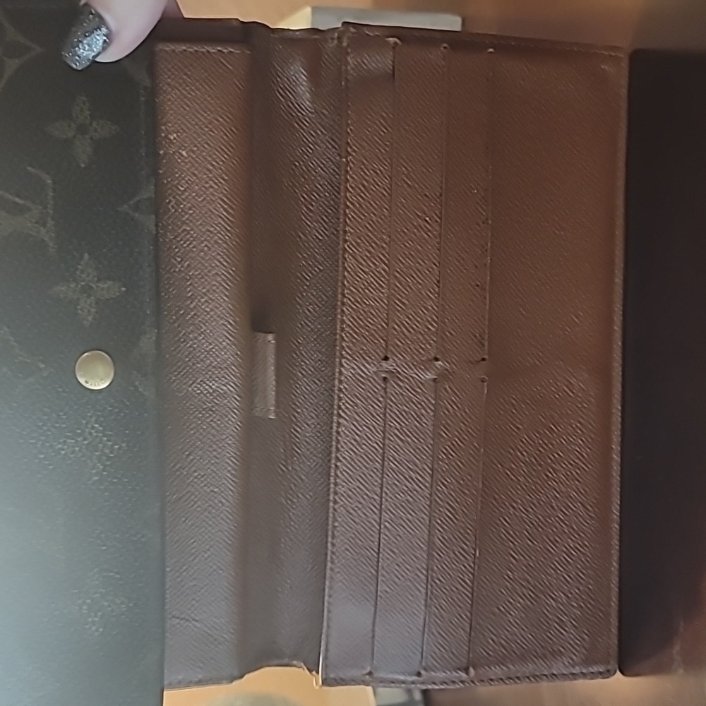 Louis  Vuitton  Monogram  limited edition  international  Brown Wallet and chain - Picture 6 of 7